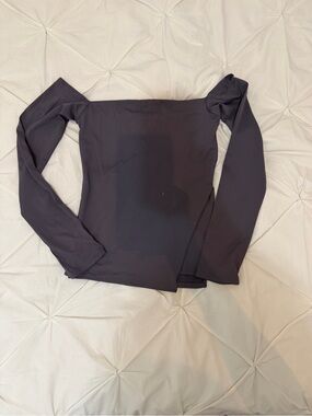 MESHKI Off-Shoulder Long Sleeve Top